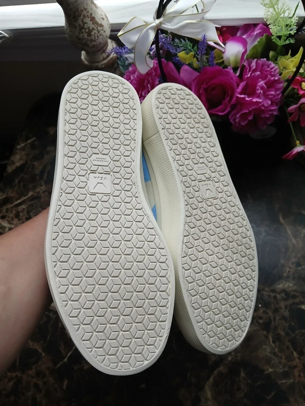 Veja Wata II Low Canvas Comfort/Lifestyle Shoes Size 40 EU 9 USA for Women